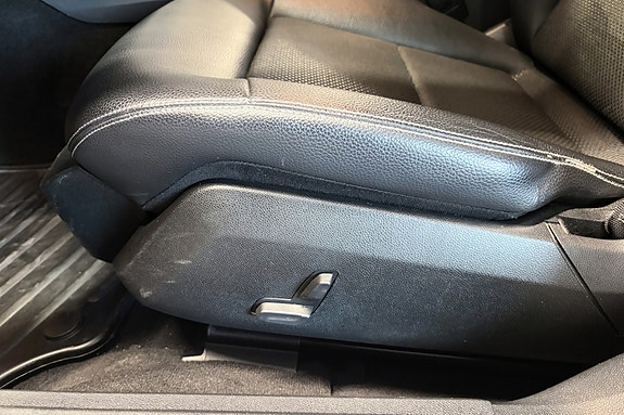 Mercedes-Benz E200 28 of 30