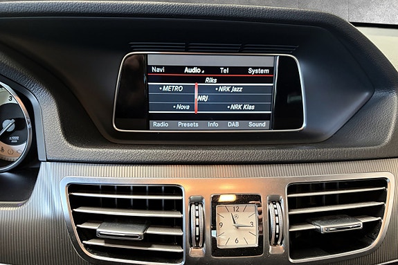 Mercedes-Benz E200 20 of 30