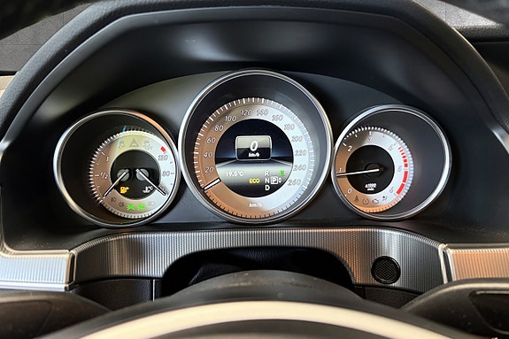 Mercedes-Benz E200 22 of 30