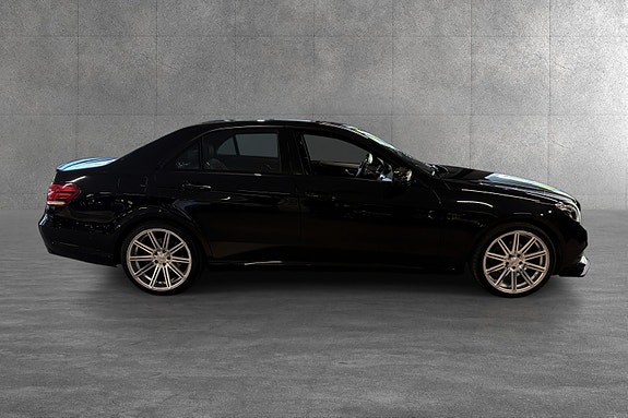 Mercedes-Benz E200 5 of 30