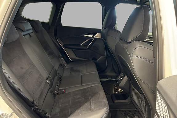 BMW iX1 17 of 19