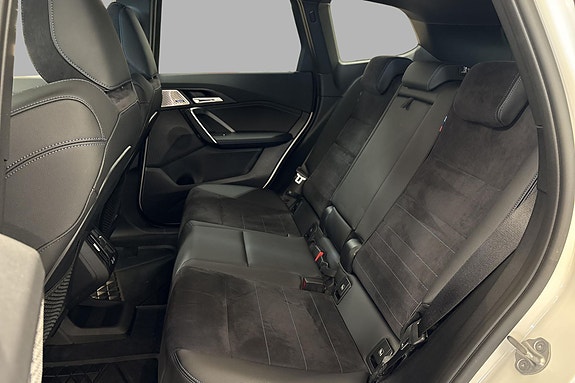 BMW iX1 16 of 19