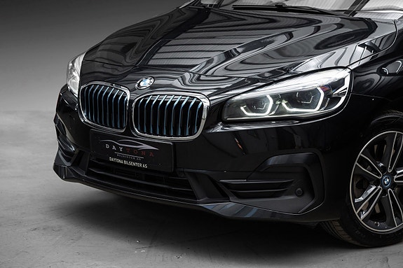 BMW 225xe 3 of 26
