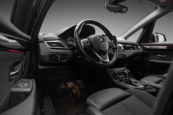 BMW 225xe 15 of 26