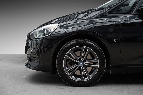 BMW 225xe 9 of 26