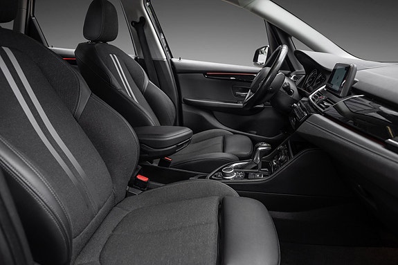 BMW 225xe 25 of 26