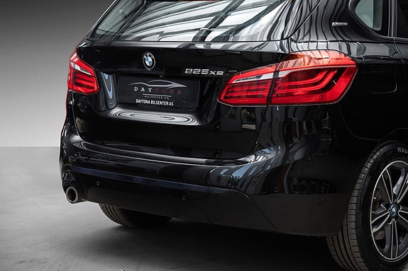BMW 225xe 4 of 26