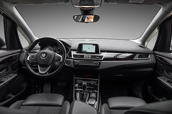 BMW 225xe 17 of 26
