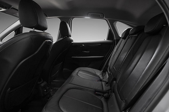 BMW 225xe 16 of 25