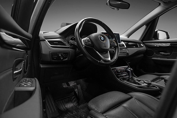 BMW 225xe 15 of 25