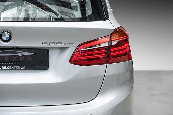 BMW 225xe 8 of 25