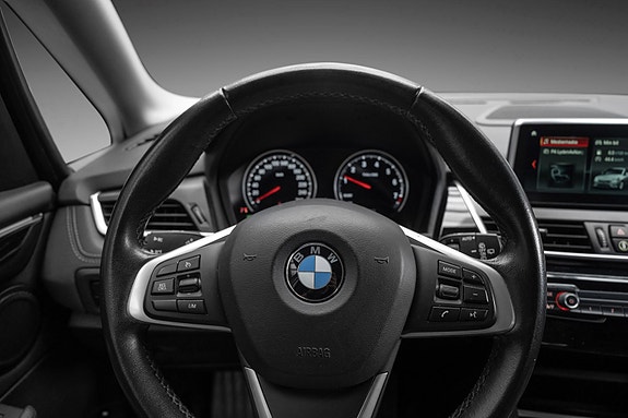 BMW 225xe 18 of 25