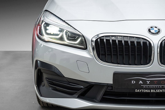 BMW 225xe 5 of 25