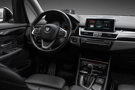 BMW 225xe 21 of 25