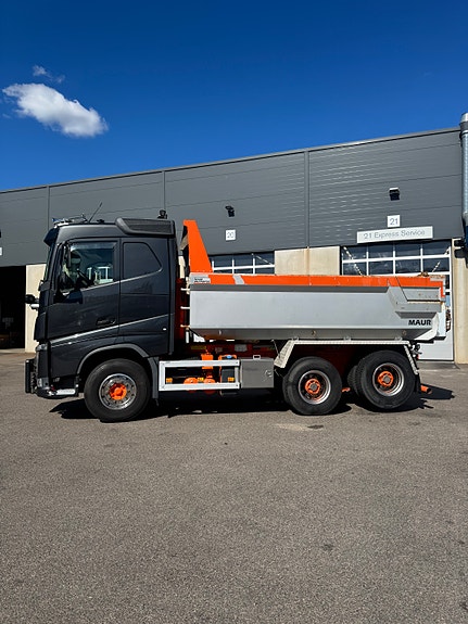 Volvo FH540 dumper med brøytefeste og salthydraulikk 7 of 13