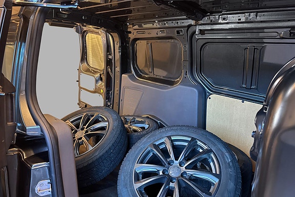 Ford Transit Connect 6 of 15