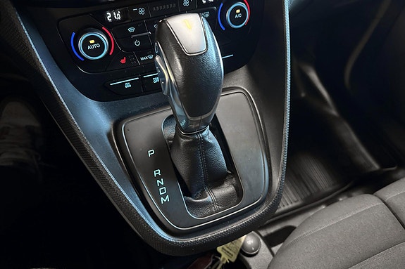 Ford Transit Connect 12 of 15