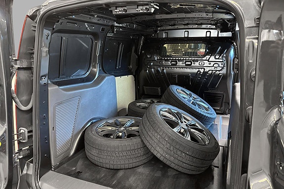 Ford Transit Connect 5 of 15