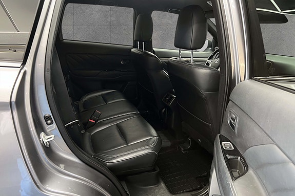 Mitsubishi Outlander 17 of 23