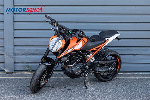 KTM 125 Duke 4 of 8