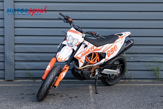 KTM 690 SMC R 4 of 8