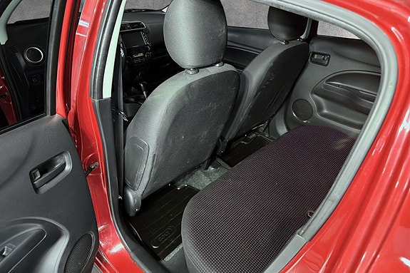 Mitsubishi Space Star 4 of 26
