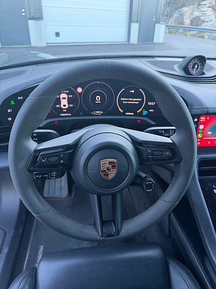 Porsche Taycan Turbo S 18 of 21