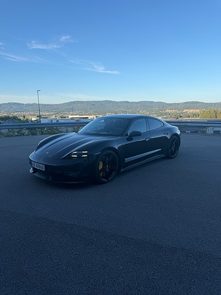 Porsche Taycan Turbo S 2 of 21