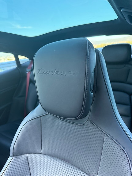 Porsche Taycan Turbo S 19 of 21