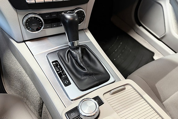 Mercedes-Benz C250 9 of 30