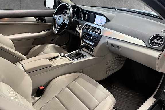 Mercedes-Benz C250 5 of 30
