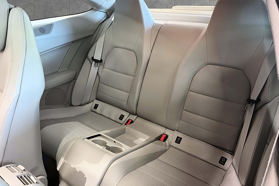 Mercedes-Benz C250 3 of 30