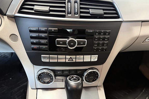 Mercedes-Benz C250 10 of 30
