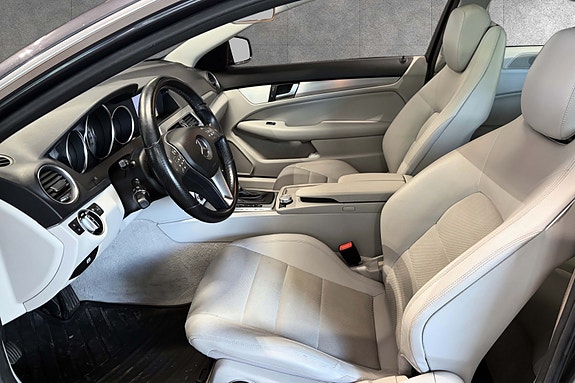 Mercedes-Benz C250 2 of 30