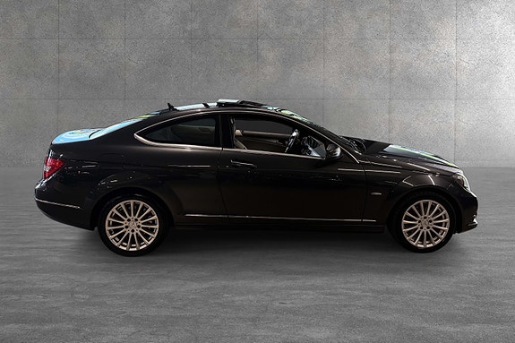 Mercedes-Benz C250 15 of 30