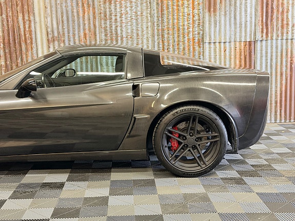Chevrolet Corvette 13 of 30