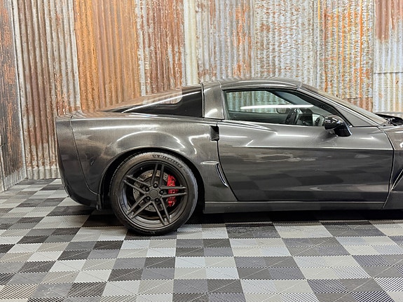 Chevrolet Corvette 5 of 30