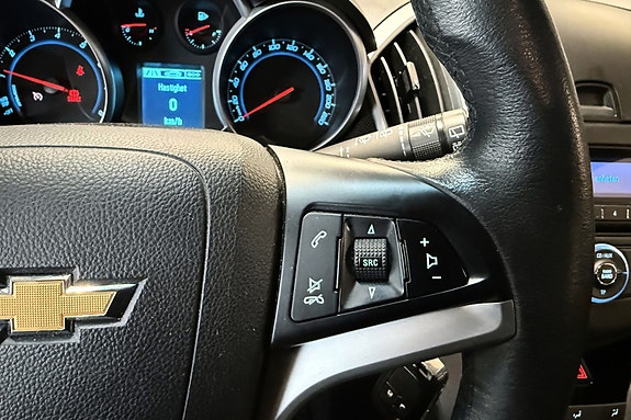 Chevrolet Cruze 18 of 30