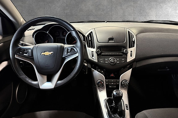 Chevrolet Cruze 9 of 30