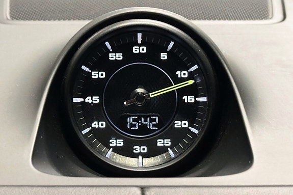 Porsche Cayenne 16 of 20