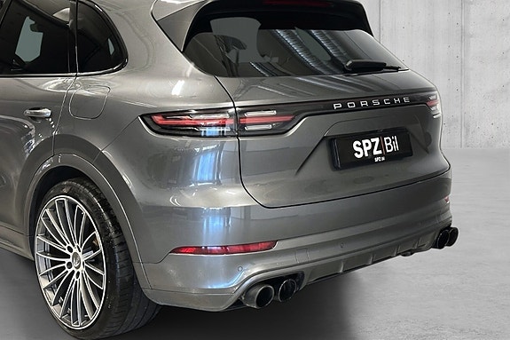 Porsche Cayenne 7 of 20