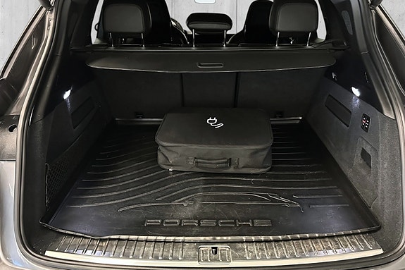 Porsche Cayenne 20 of 20