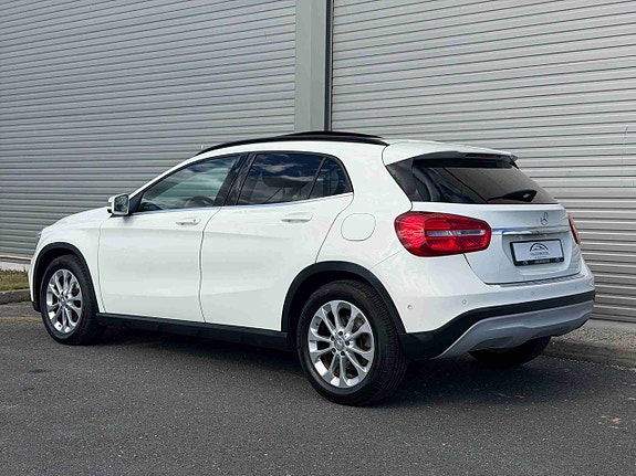 Mercedes-Benz GLA180 9 of 21