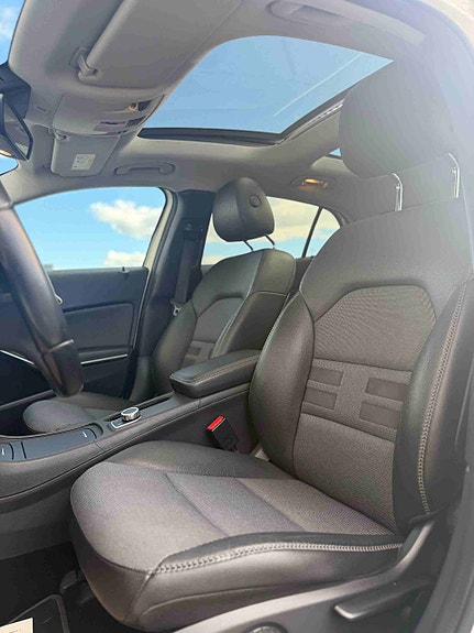 Mercedes-Benz GLA180 14 of 21