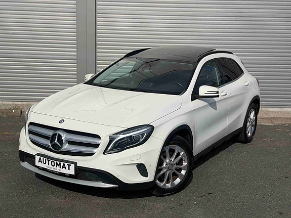 Mercedes-Benz GLA180 2 of 21