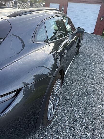 Porsche Taycan 4 16 of 18