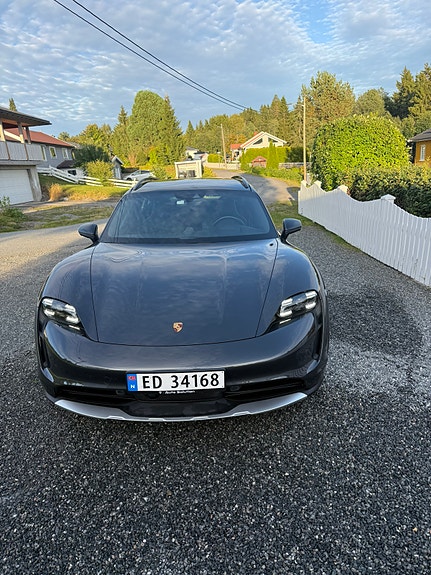 Porsche Taycan 4 5 of 18