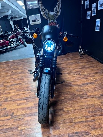 Harley-Davidson XL 883N Iron 15 of 17