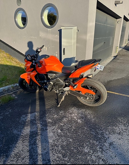 Kawasaki Z 750 6 of 6