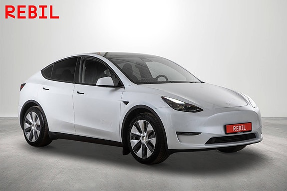 Tesla Model Y 4 of 28